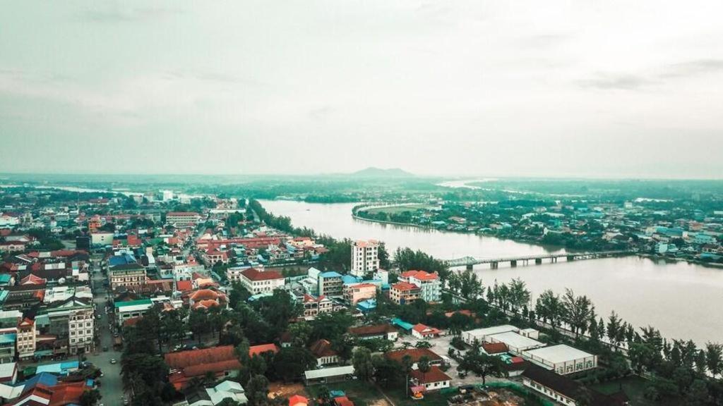 Boutique Kampot Hotel Exterior photo