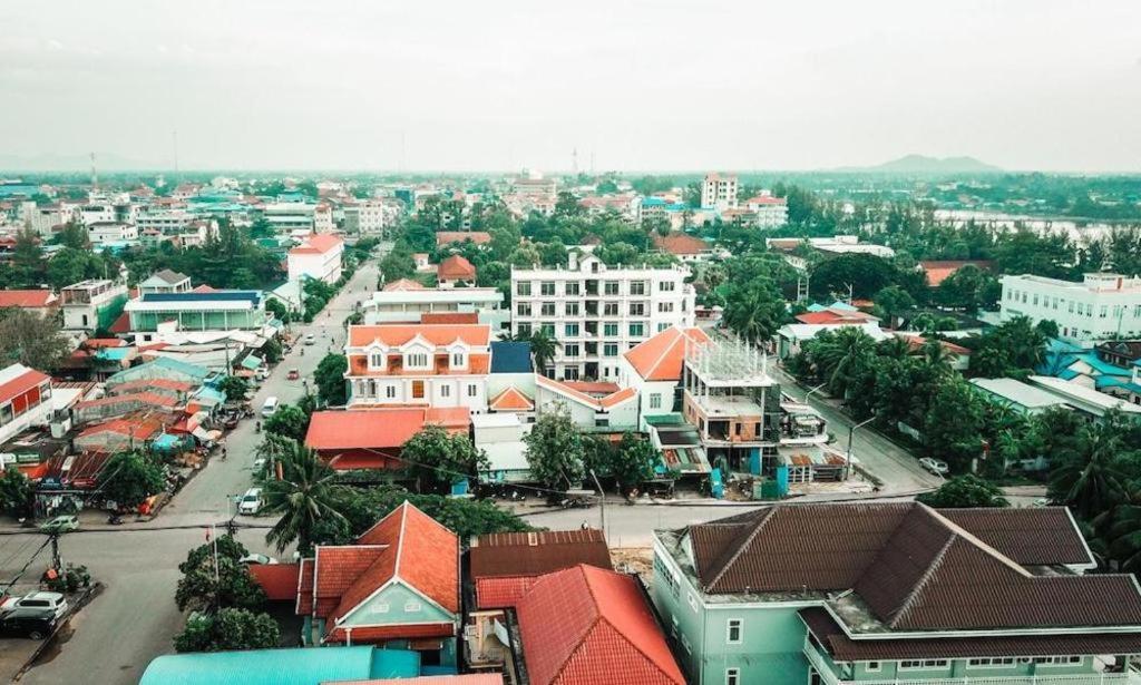 Boutique Kampot Hotel Exterior photo