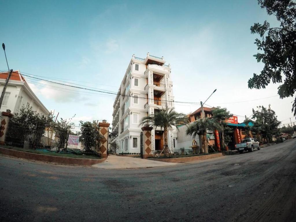 Boutique Kampot Hotel Exterior photo